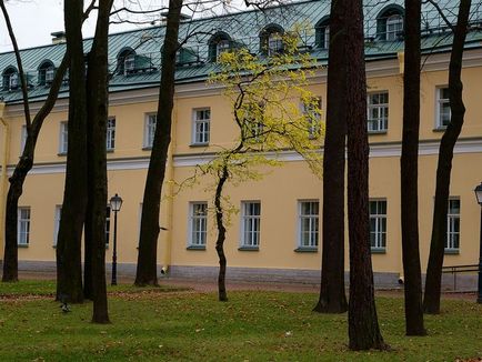 Ce se întâmplă cu parcul Palatului Kamennoostrovsky