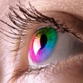 Cum să alegeți lentilele de contact colorate fără montare