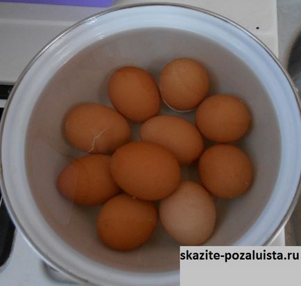 Decorăm ouăle de Paști cu ajutorul seturilor