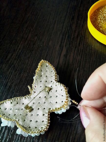 Робимо брошку-метелика з намистин і бісеру - ярмарок майстрів - ручна робота, handmade