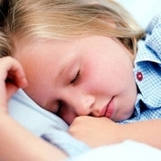 Ha a gyermek fogcsikorgatva álmában fogcsikorgatás gyermekek, okai és kezelése