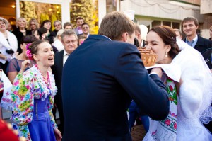 Folklór kozák együttese egy esküvő, hogy kötelezze a népi együttes Moszkvában
