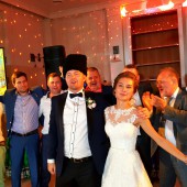 Folklór kozák együttese egy esküvő, hogy kötelezze a népi együttes Moszkvában