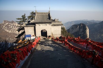 Muntele Huashan - un paradis pentru sporturile extreme