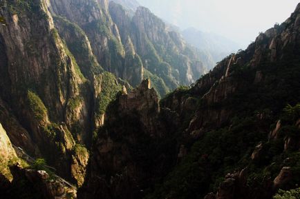 Munții Huangshan din China