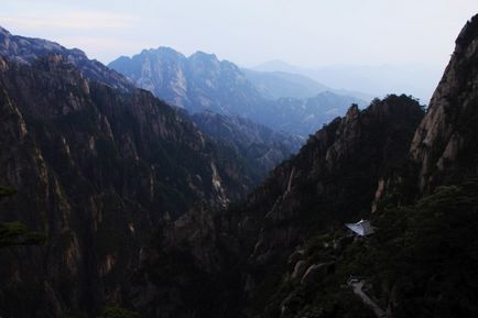Munții Huangshan din China