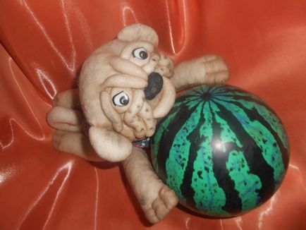 Іграшка собака з капронових калготок своїми руками