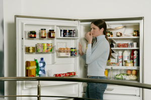 Як швидко позбутися від неприємного запаху в холодильнику поради та рекомендації
