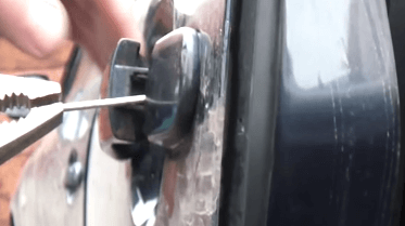 Cum să deschideți o mașină fără o cheie