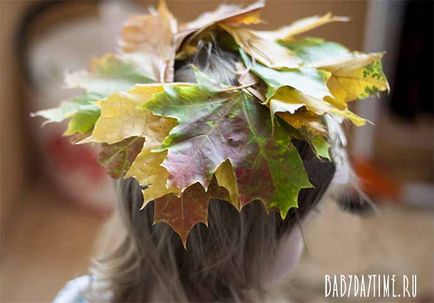 Як плести вінок з осіннього листя