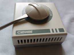 Cum se conectează termostatul cewal rq-01