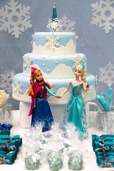 Hogyan készítsünk egy tortát Queen Elsa, Anna öntött, díszíteni ünnepi