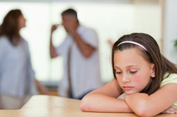 Cum de a spune unui copil despre calmul și sprijinul pentru divorț sunt necesare