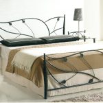 Ліжко з металевим каркасом підготовчі роботи і процес виготовлення