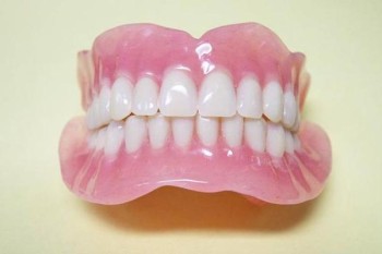 Нейлонові протези при повній відсутності зубів - ціни і відгуки