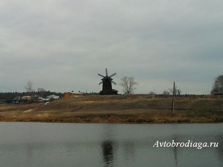 Нижній Сінячіхе - музей заповідник дерев'яного зодчества, автобродяга