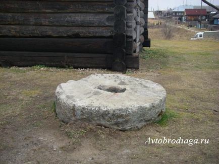 Нижній Сінячіхе - музей заповідник дерев'яного зодчества, автобродяга