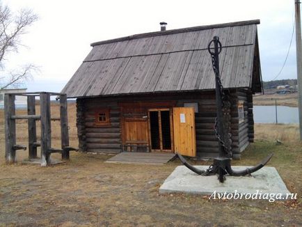 Нижній Сінячіхе - музей заповідник дерев'яного зодчества, автобродяга