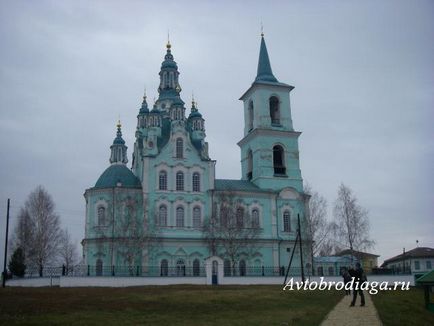 Нижній Сінячіхе - музей заповідник дерев'яного зодчества, автобродяга