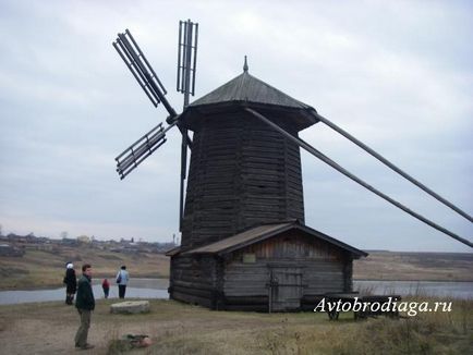 Нижній Сінячіхе - музей заповідник дерев'яного зодчества, автобродяга