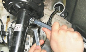 Opel astra h зняття і установка амортизаторной стійки передньої підвіски опель астра н інструкція