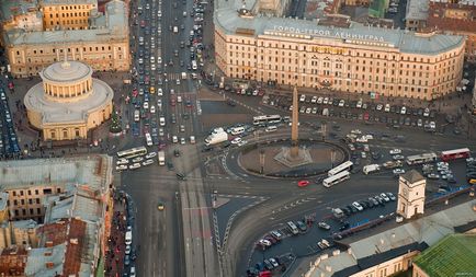 Про Петербурзі - площа повстання