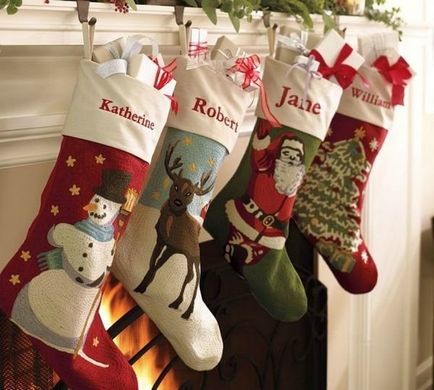 Hol a hagyomány amivel a karácsonyi ajándékokat a gyermekeknek zokni