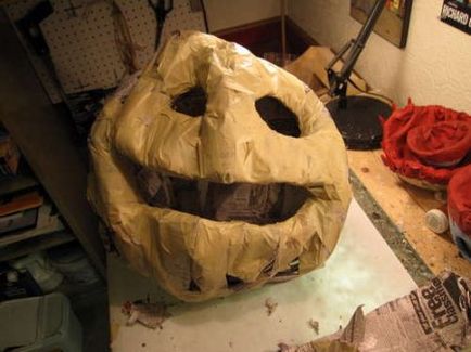 Legume din papier mache modelate dovleci pentru Halloween
