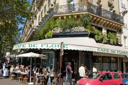 Parisul este un oraș al dragostei și romantismului