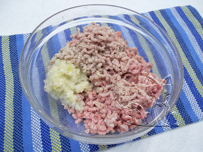Перець фарширований м'ясом і рисом - як смачно приготувати