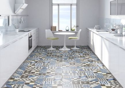 Placi în ceramică mozaic în interior de bucătărie și baie