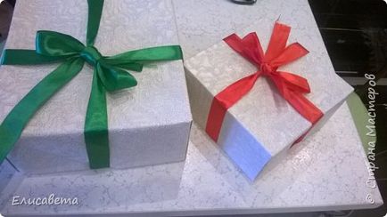 Подарункові коробки з шпалер