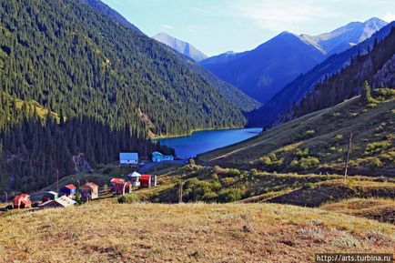Поїздка на Кольсайские гірське озеро (Кольсайские озера національний парк, казахстан)