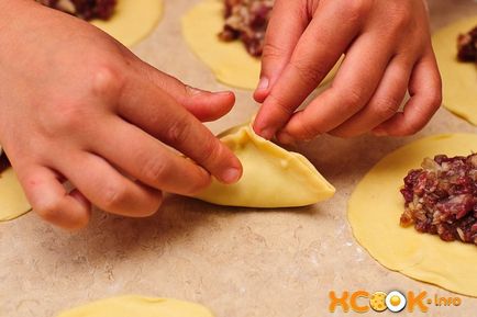 Lépésről lépésre recept fotók sambusy húst tadzsik a sütőben