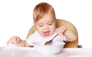 Hrănirea în 7 luni cu alăptarea unui copil