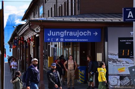 Az út a Jungfraujochra, hogy vizsgálják felül a turista kapuletta