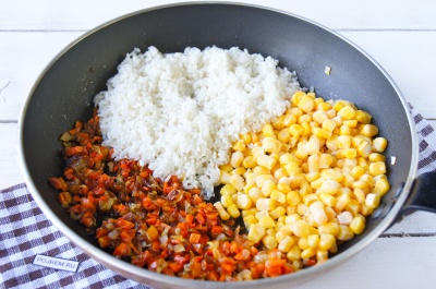 Рис з кукурудзою - покроковий рецепт з фото як приготувати
