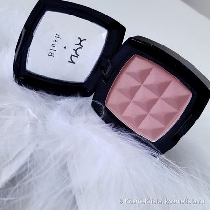 Pink-piersic ... sau piersic încă, nu mai roz) blush nyx pudră fard de obraz în umbră