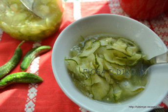 Салат з огірків по-угорськи - рецепт з фото