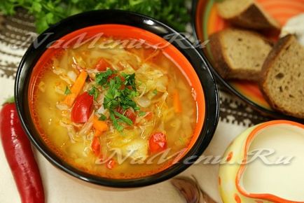 Schi friss káposzta hús nélkül, a recept (recept) Káposztaleves friss káposzta hús nélkül, a recept