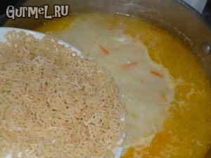 Supă de brânză cu vermicelli