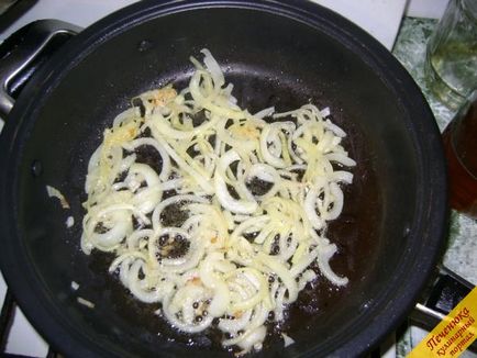 Champignon mártással (recept lépésről lépésre a fotó)