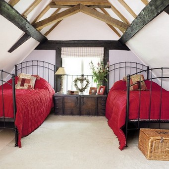 Спальня в стилі кантрі сільська атмосфера для гарного сну, дизайн спальні