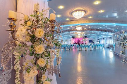 Esküvői hajón Moszkvában szórakoztató, romantikus és szokatlan