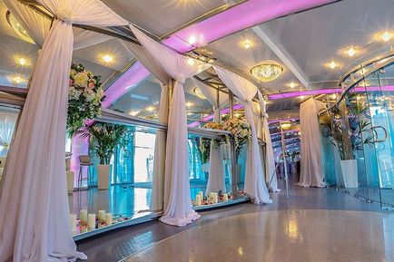 Esküvői hajón Moszkvában szórakoztató, romantikus és szokatlan