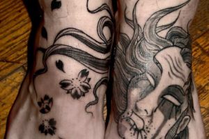 Tatuajele de la poalele ideilor de sex masculin și feminin, înțeles, fotografie, yurturi