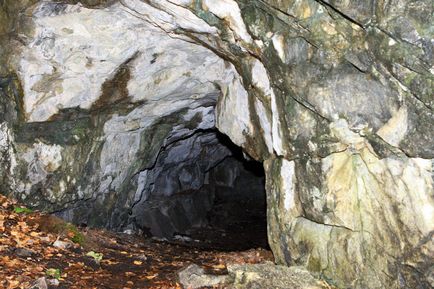 Peșterile Tavdinsky (sau peșterile Taldin)