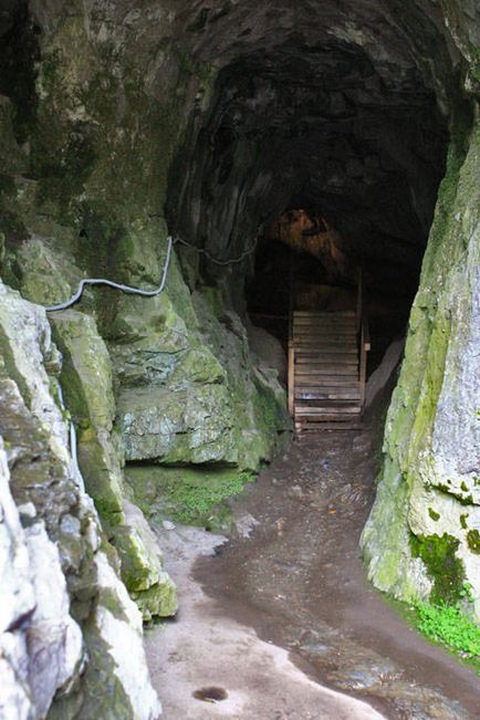 Peșterile Tavdinsky (sau peșterile Taldin)
