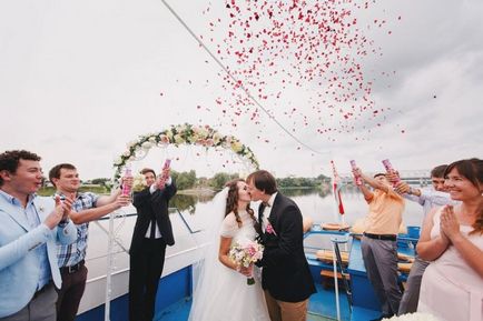 Hajó - romantikus esküvő közlekedés