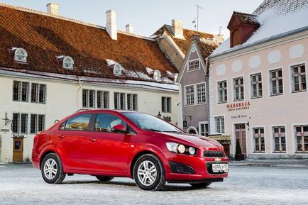 Тестдрайв-порівняння chevrolet aveo, chevrolet cruze hatchback випробування Прибалтикою